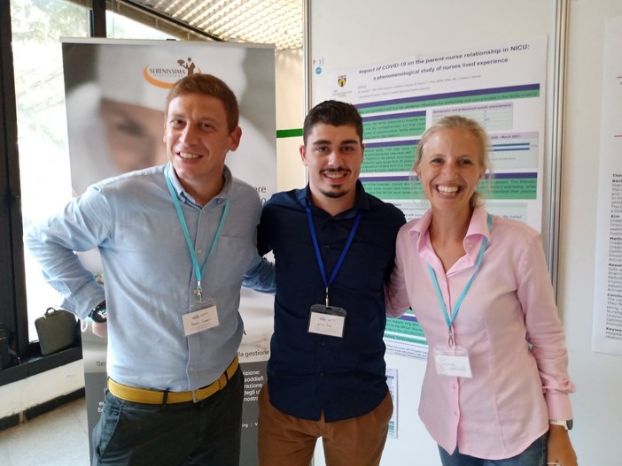 Al centro della foto Alessio Pesce