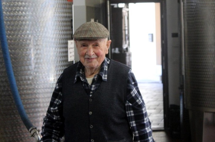 Nasino, è lutto per la scomparsa dello storico proprietario del frantoio Armando Garello Nasino, è lutto per la scomparsa dello storico proprietario del frantoio Armando Garello