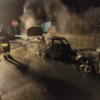Auto in fiamme in via Divizia ad Andora: intervento dei vigili del fuoco (FOTO) Auto in fiamme in via Divizia ad Andora: intervento dei vigili del fuoco (FOTO)