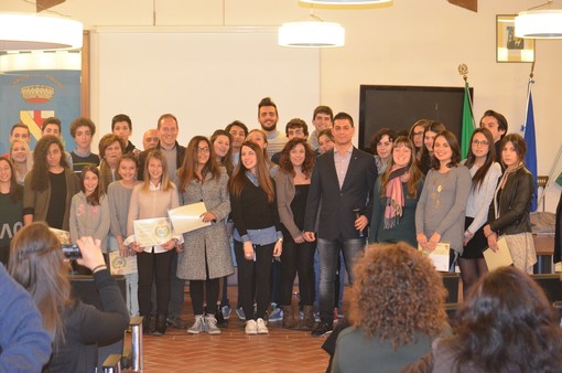 Ad Andora la prima giornata dello studente: premi di merito ai diplomati di medie e superiori