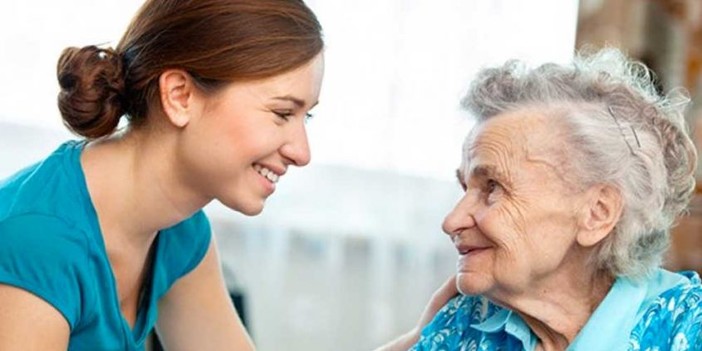 Savona, martedì 23 gennaio alla Ubik l'incontro "Conoscere la sofferenza di chi assiste un malato d’Alzheimer"