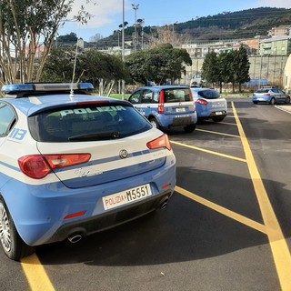 Controlli della Polizia a Savona: tre cittadini stranieri e un italiano denunciati per irregolarità