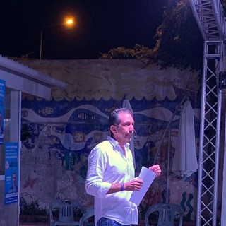 Roberto Arboscello conquista un folto pubblico all'SMS Marinella con le sue proposte per la Regione