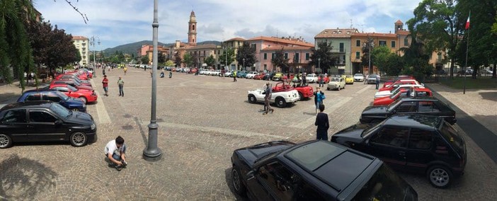 Il fascino delle auto, moto e bici d'epoca sulle strade della Val Bormida (FOTOgallery) Il fascino delle auto, moto e bici d'epoca sulle strade della Val Bormida (FOTOgallery)