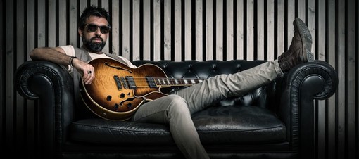 Il chitarrista Alex Gariazzo (immagine tratta dal suo sito ufficiale)