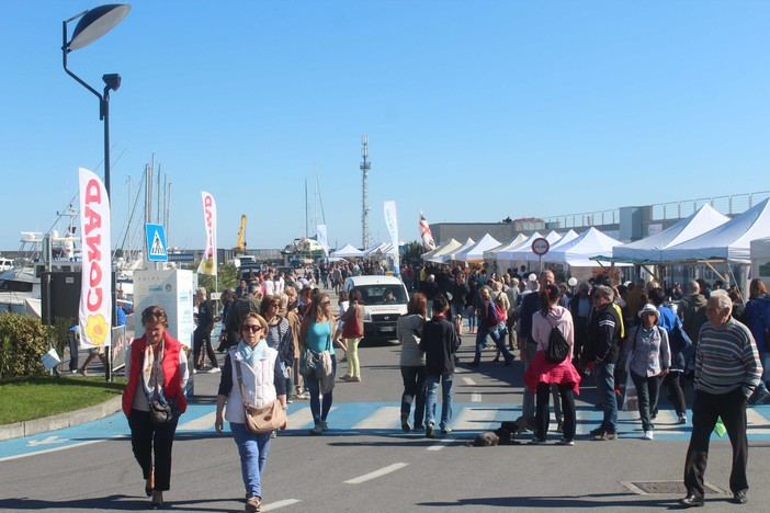 Il Flag Gac savonese partecipa ad “Azzurro, pesce d’autore 2019”: Il Flag Gac savonese partecipa ad “Azzurro, pesce d’autore 2019”: