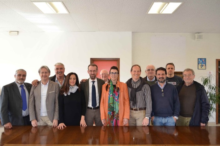 Firmato protocollo d’intesa fra i 12 comuni del Golfo Andorese e Dianese, insieme per la raccolta rifiuti