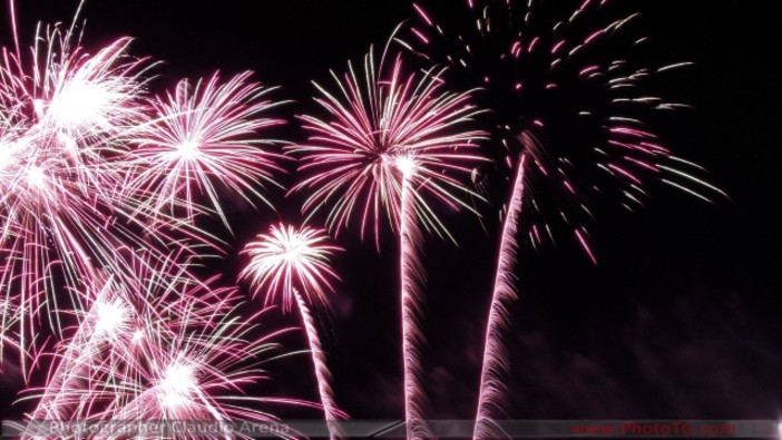 Tutti a vedere i fuochi d'artificio a Savona dalle 23 alla foce del Letimbro Tutti a vedere i fuochi d'artificio a Savona dalle 23 alla foce del Letimbro