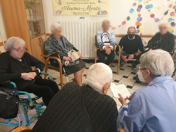 "Anima_Mente", via al progetto di lettura "ad alta voce" con gli ospiti della residenza protetta comunale "Santo Spirito" "Anima_Mente", via al progetto di lettura "ad alta voce" con gli ospiti della residenza protetta comunale "Santo Spirito"