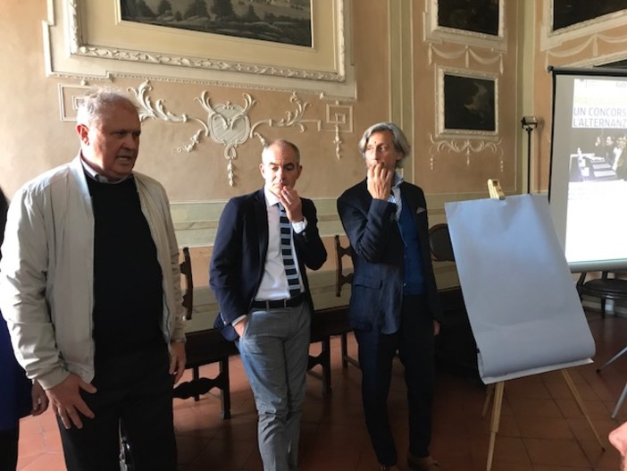 Albenga, i ragazzi del "Giancardi" per il secondo anno consecutivo in finale nel contest "Piazza Affari Tedesco" con i fiori eduli Albenga, i ragazzi del "Giancardi" per il secondo anno consecutivo in finale nel contest "Piazza Affari Tedesco" con i fiori eduli