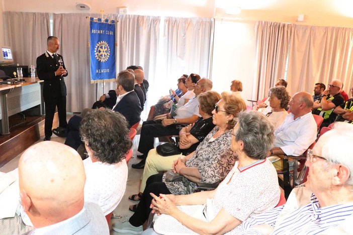 Ad Alassio una conferenza sulla sicurezza organizzata dal Rotary Club (FOTO) Ad Alassio una conferenza sulla sicurezza organizzata dal Rotary Club (FOTO)