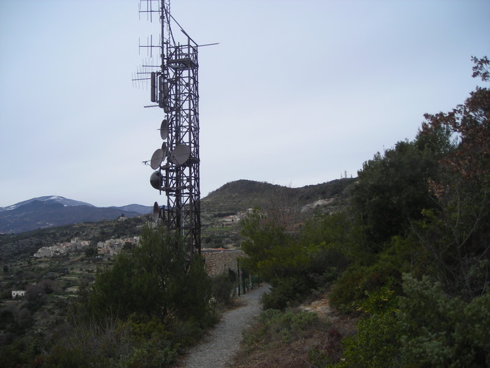 Rispettare il territorio: a Borgio arriva il piano antenne, limiti e regole per l'installazione
