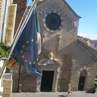 Albenga: bandiere a mezz'asta per il sindaco di Pollica