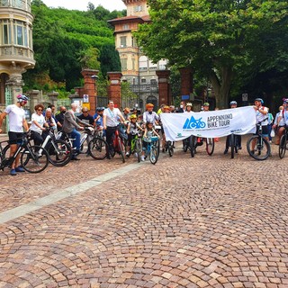 “Appennino Bike Tour 2021”, è partito da Altare “il giro d’Italia che non ti aspetti” lanciato da Legambiente e ViviAppennino