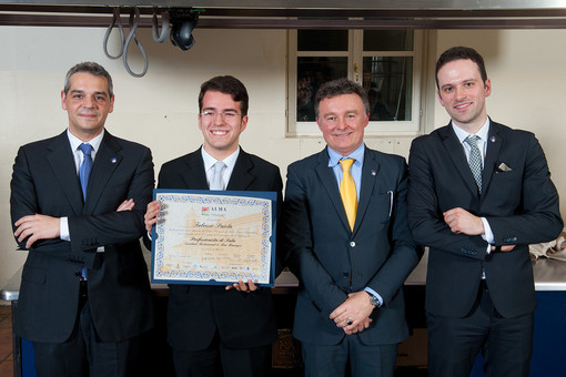 Due ragazzi della provincia di Savona diplomati professionisti di Sala alla scuola di Gualtiero Marchesi Due ragazzi della provincia di Savona diplomati professionisti di Sala alla scuola di Gualtiero Marchesi