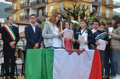 Andora ricorda il 25 aprile con i disegni degli studenti della scuola Secondaria di Primo Grado Andora ricorda il 25 aprile con i disegni degli studenti della scuola Secondaria di Primo Grado