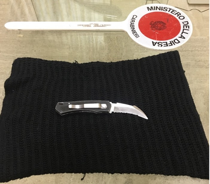 Rapine alle farmacie di Albenga, i carabinieri “braccano” un italiano di 24 anni