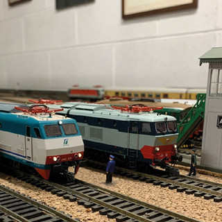 Plastici e diorami ferroviari in mostra con l’associazione Modellismo Albenga, il ricavato devoluto in beneficenza