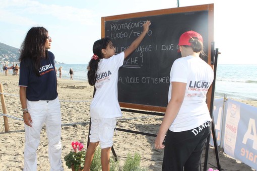 Primo giorno di scuola in riva al mare (foto) Primo giorno di scuola in riva al mare (foto)