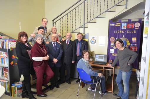 In biblioteca ad Andora arriva il "libro parlato" per i non vedenti