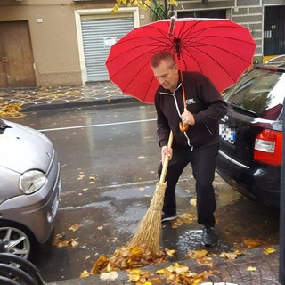 Albenga, strade allagate e tombini coperti dalle foglie (FOTO)