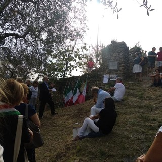Grande partecipazione di pubblico al raduno dell'ANPI in frazione Degna a Casanova Lerrone