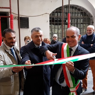 Albenga, inaugurata la nuova biglietteria TPL nel centro storico (FOTO e VIDEO)