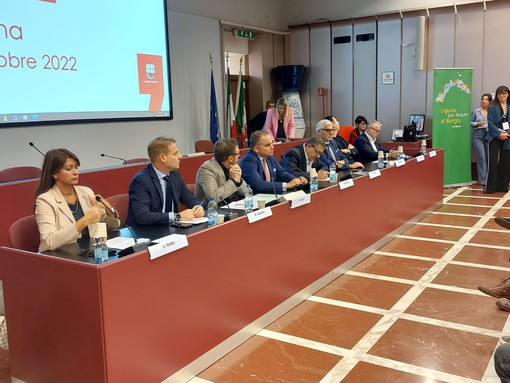 A Savona la prima tappa di "Road to forum dei sindaci 2023": al via la campagna "Liguria, un mare di borghi" (FOTO e VIDEO) A Savona la prima tappa di "Road to forum dei sindaci 2023": al via la campagna "Liguria, un mare di borghi" (FOTO e VIDEO)