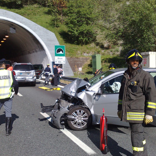 Due incidenti in A10 Autofiori - Le foto