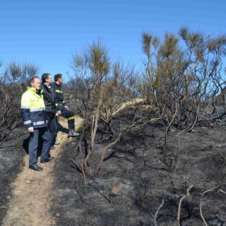 Incendio di Andora, sopralluogo del sindaco Demichelis