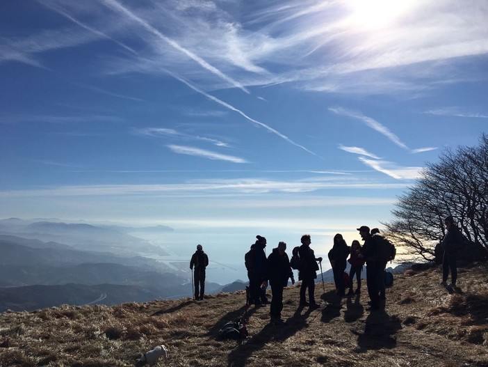 In cammino tra i ripari e i bivacchi del Beigua Geopark