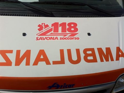 Doppio maxi tamponamento, 33 feriti e più di 10 auto coinvolte Doppio maxi tamponamento, 33 feriti e più di 10 auto coinvolte