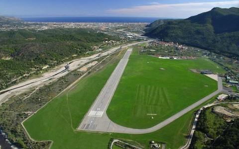 Villanova, nuovo ritrovamento all'aeroporto: scoperti dei mitra
