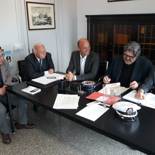 Centrale operativa, tutela del territorio e infortunistica stradale: le polizie locali di Albenga, Finale Ligure e Loano sempre più unite