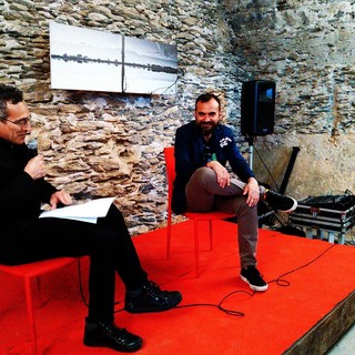 Successo per l'inaugurazione della mostra "Riflessioni" di Pietro Alberelli a Finale Ligure