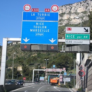 La Francia progetta un pedaggio extra per i camion italiani: annunciata una eurovignetta per i veicoli industriali stranieri
