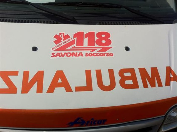 Doppio maxi tamponamento, 33 feriti e più di 10 auto coinvolte Doppio maxi tamponamento, 33 feriti e più di 10 auto coinvolte