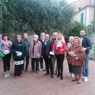 Albisola, spazio alle piastrelle in ceramica sulle ringhiere per abbellire le vie del paese