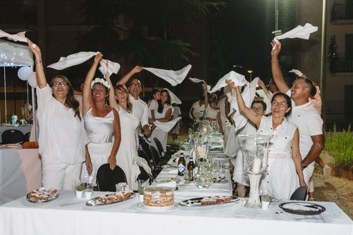 Il quartiere Fenarina conquista il primo Premio Eleganza di “Alassio in Bianco” 2026 Il quartiere Fenarina conquista il primo Premio Eleganza di “Alassio in Bianco” 2026