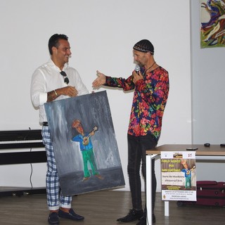 A Savona una conferenza con intermezzo musicale del maestro Carlo Aonzo, mandolinista di fama internazionale A Savona una conferenza con intermezzo musicale del maestro Carlo Aonzo, mandolinista di fama internazionale