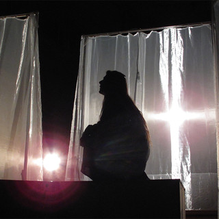 “Alla finestra"  uno spettacolo teatrale per il Giorno della Memoria da’ il via alla Stagione Off di Finale Ligure