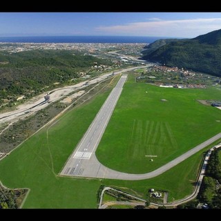 Atterraggio di emergenza all'Aeroporto di Villanova d'Albenga
