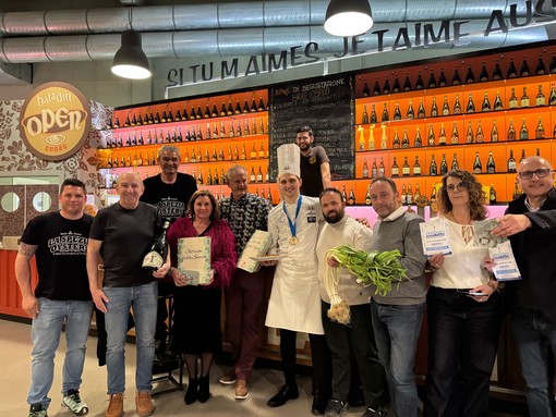 Andora, Azzurro Pesce d’Autore: show cooking in Piemonte per sancire il legame con Italian Oyster Fest e Fiera del Porro di Cervere Andora, Azzurro Pesce d’Autore: show cooking in Piemonte per sancire il legame con Italian Oyster Fest e Fiera del Porro di Cervere