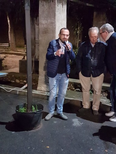 Elezioni Albenga, Distilo al grido di "Boia chi molla" e si scatena la polemica
