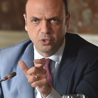 Alfano a Pietra Ligure per la campagna referendaria, Canciani attacca: "Vergognoso il patrocinio del Comune"