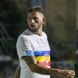 Calcio e scommesse, "La Verità" chiama in causa anche il centrocampista del Finale Antonio Esposito Calcio e scommesse, "La Verità" chiama in causa anche il centrocampista del Finale Antonio Esposito