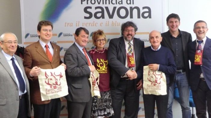 Presentata in Provincia la rassegna “Piacere... Carrù 2011" Presentata in Provincia la rassegna “Piacere... Carrù 2011"