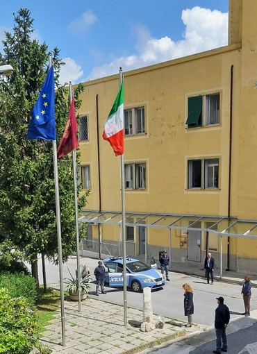 La Polizia di Savona celebra il ricordo dell'agente scelto Pasquale Apicella, tragicamente scomparso La Polizia di Savona celebra il ricordo dell'agente scelto Pasquale Apicella, tragicamente scomparso