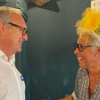 Savona, il candidato sindaco Aschei all'evento di Adriana Olivari in via Vacciuoli: "Importantissimo sostenere gli artisti locali e le loro iniziative"