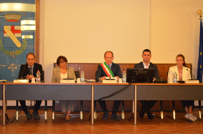 Andora, parte il Demichelis-ter col primo Consiglio Comunale: Flavio Marchiano eletto presidente